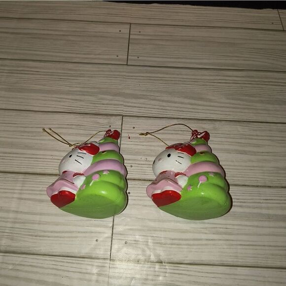 Sanrio Hello Kitty Christmas Tree Ornament 3.5” Pink Red Green 2005 Set Of 2 - Picture 6 of 9